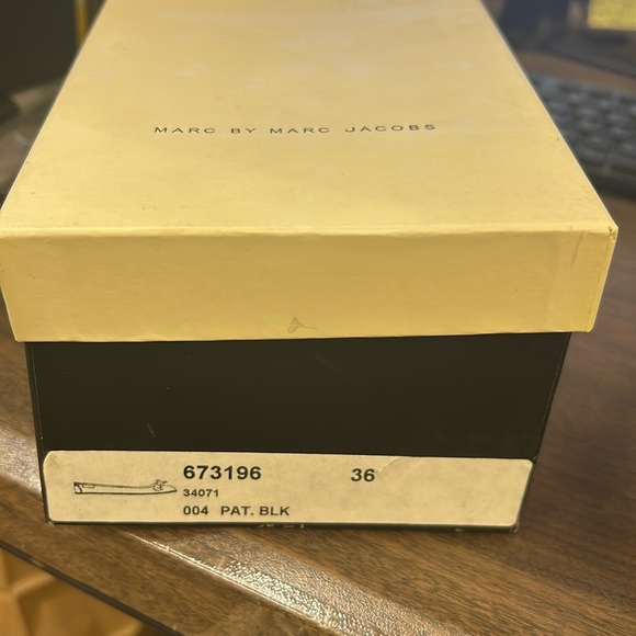 Marc by Marc Jacobs Patent Black Flats - Picture 1 of 4